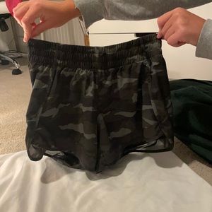 ATHLETA CAMO SHORTS